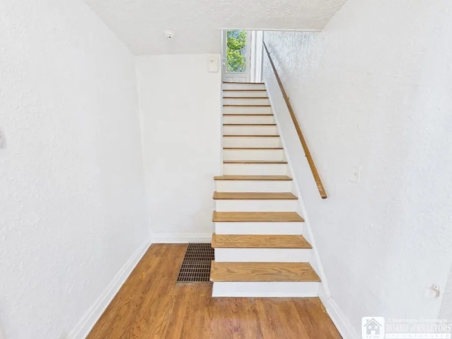 7 Stewart Avenue, Jamestown, New York 14701, Jamestown, New York 14701, 3 Bedrooms Bedrooms, 6 Rooms Rooms,1 BathroomBathrooms,Residential,For Sale,7 Stewart Avenue, Jamestown, New York 14701,0,R1648151