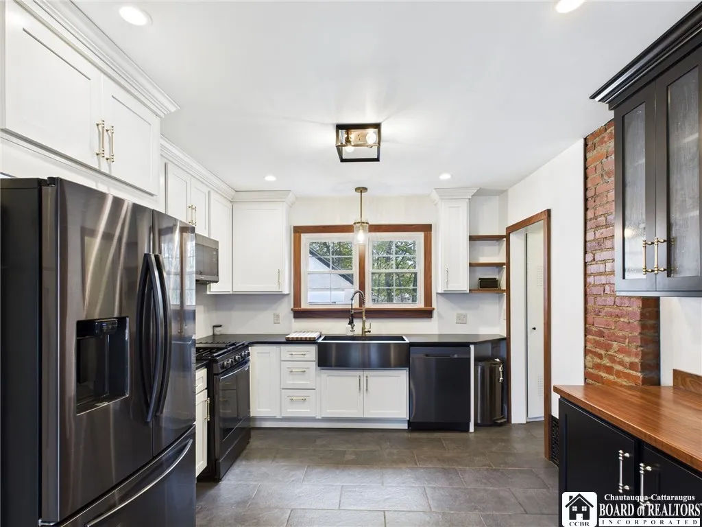 7 Stewart Avenue, Jamestown, New York 14701, Jamestown, New York 14701, 3 Bedrooms Bedrooms, 6 Rooms Rooms,1 BathroomBathrooms,Residential,For Sale,7 Stewart Avenue, Jamestown, New York 14701,0,R1648151