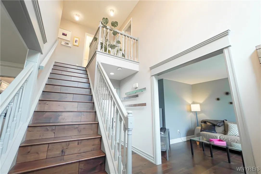 2 story foyer