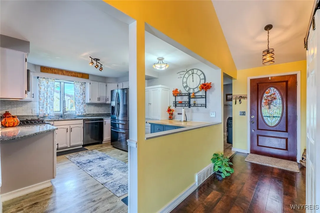 4788 Mapleton Road, Pendleton, New York 14094, Pendleton, New York 14094, 3 Bedrooms Bedrooms, 9 Rooms Rooms,2 BathroomsBathrooms,Residential,For Sale,4788 Mapleton Road, Pendleton, New York 14094,0,B1648676