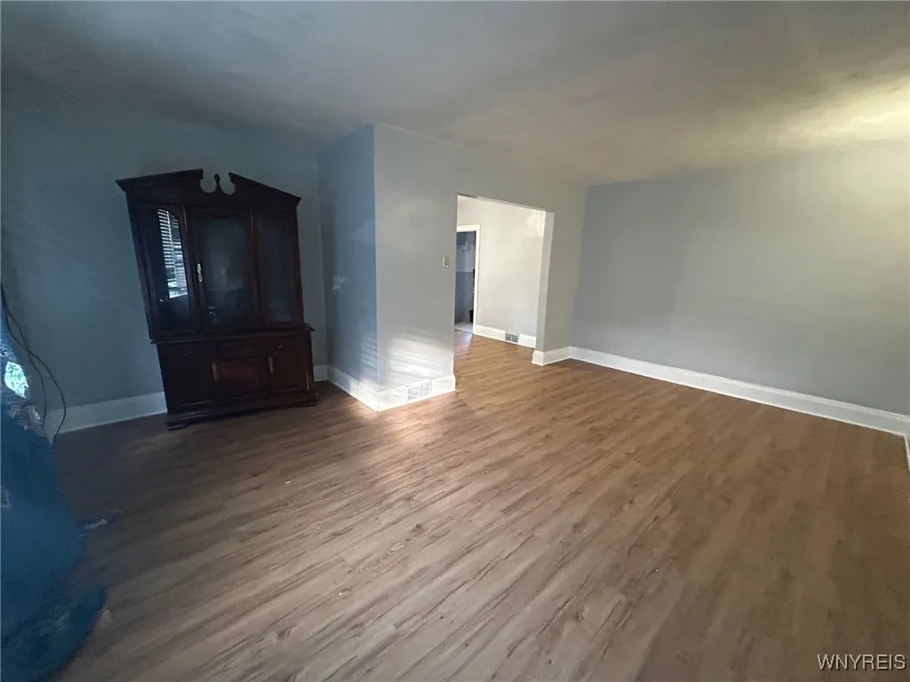 63 Page Street, Buffalo, New York 14207, Buffalo, New York 14207, 2 Bedrooms Bedrooms, 6 Rooms Rooms,1 BathroomBathrooms,Residential Lease,For Rent,63 Page Street, Buffalo, New York 14207,0,B1648642