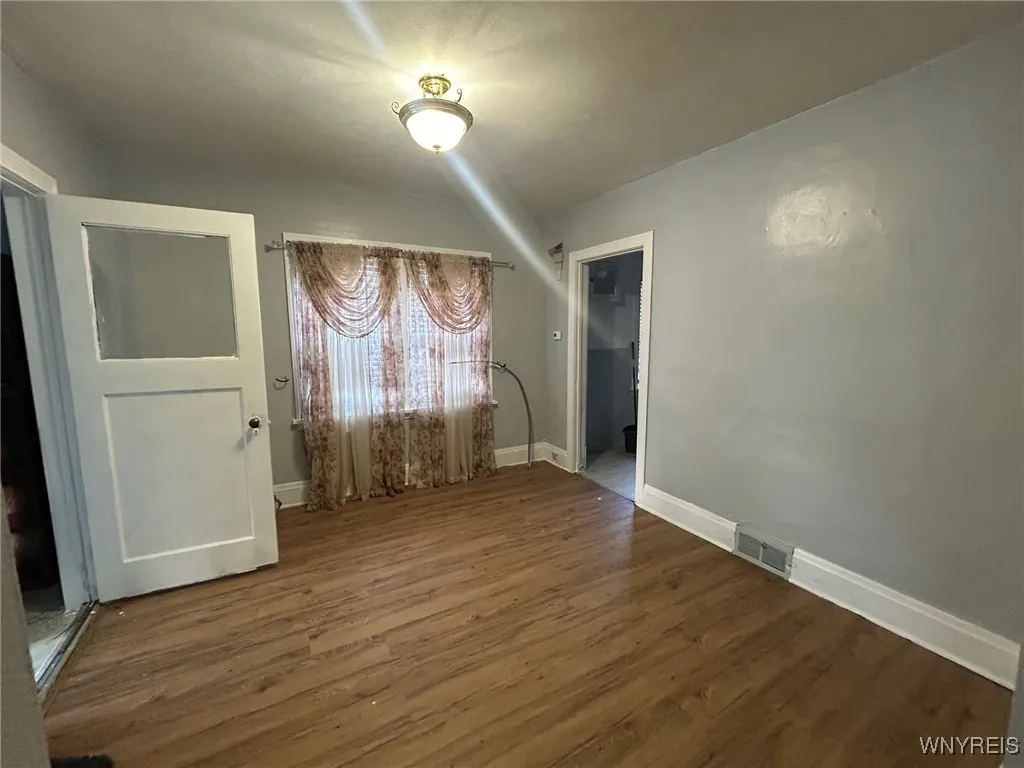 63 Page Street, Buffalo, New York 14207, Buffalo, New York 14207, 2 Bedrooms Bedrooms, 6 Rooms Rooms,1 BathroomBathrooms,Residential Lease,For Rent,63 Page Street, Buffalo, New York 14207,0,B1648642