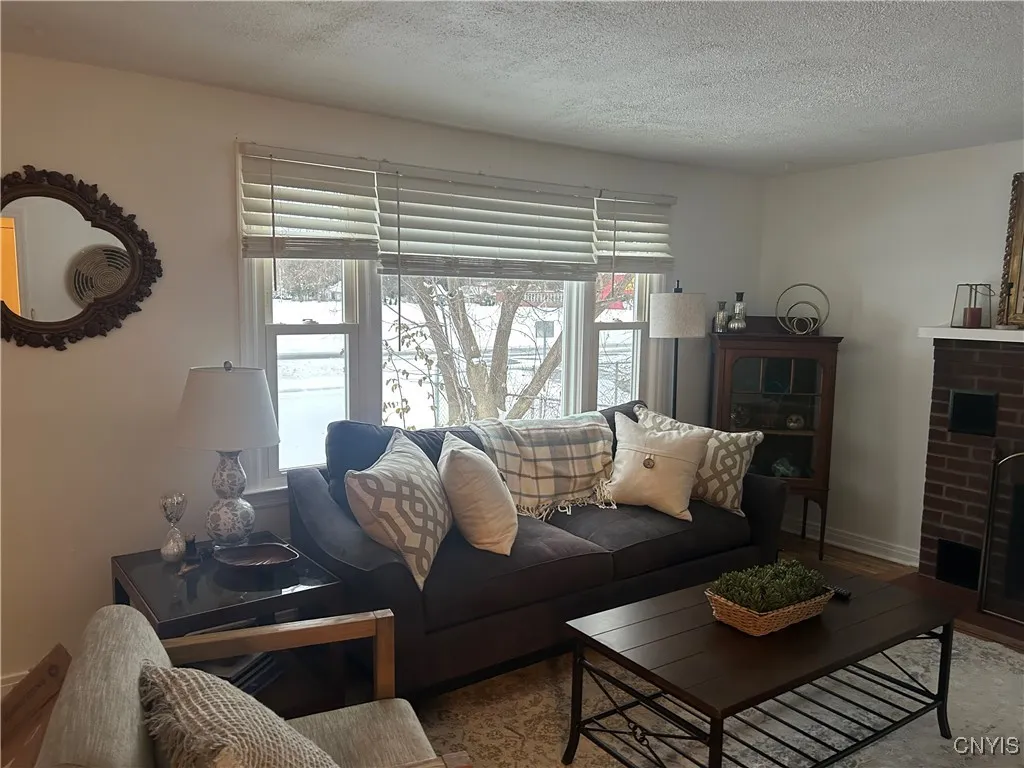 511 Hickory Street, Salina, New York 13088, Salina, New York 13088, 3 Bedrooms Bedrooms, 8 Rooms Rooms,1 BathroomBathrooms,Residential Lease,Closed,511 Hickory Street, Salina, New York 13088,0,S1648703