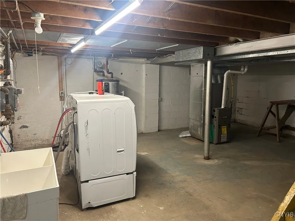 511 Hickory Street, Salina, New York 13088, Salina, New York 13088, 3 Bedrooms Bedrooms, 8 Rooms Rooms,1 BathroomBathrooms,Residential Lease,Closed,511 Hickory Street, Salina, New York 13088,0,S1648703