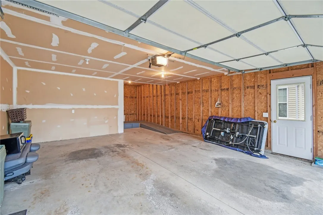 14 Shirleen Drive, Parma, New York 14468, Parma, New York 14468, 2 Bedrooms Bedrooms, 5 Rooms Rooms,1 BathroomBathrooms,Residential,For Sale,14 Shirleen Drive, Parma, New York 14468,0,R1643282