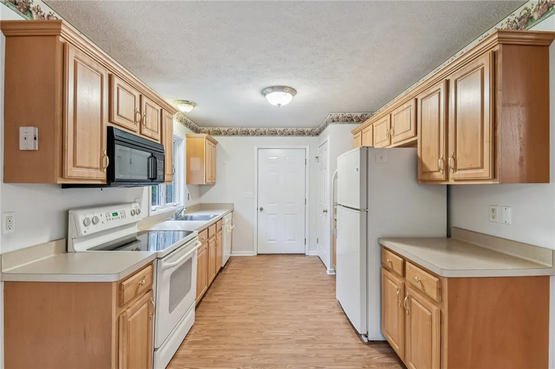 14 Shirleen Drive, Parma, New York 14468, Parma, New York 14468, 2 Bedrooms Bedrooms, 5 Rooms Rooms,1 BathroomBathrooms,Residential,For Sale,14 Shirleen Drive, Parma, New York 14468,0,R1643282