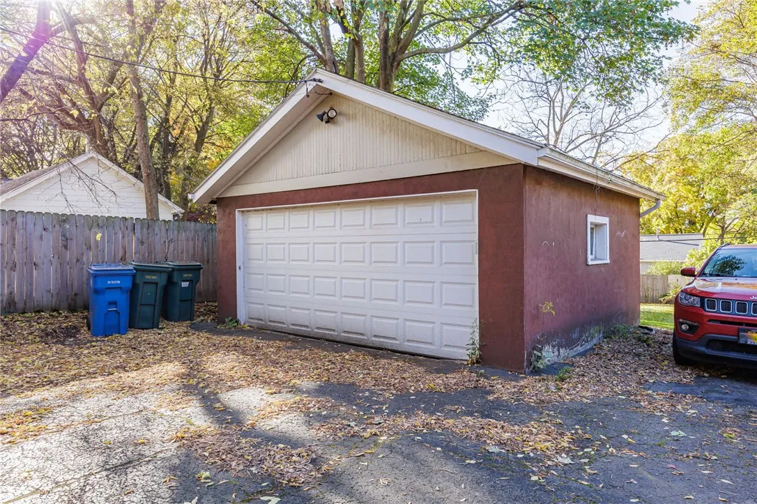 1609 Culver Road 2, Rochester, New York 14609, Rochester, New York 14609, 2 Bedrooms Bedrooms, 4 Rooms Rooms,1 BathroomBathrooms,Residential Lease,For Rent,1609 Culver Road 2, Rochester, New York 14609,0,R1648701