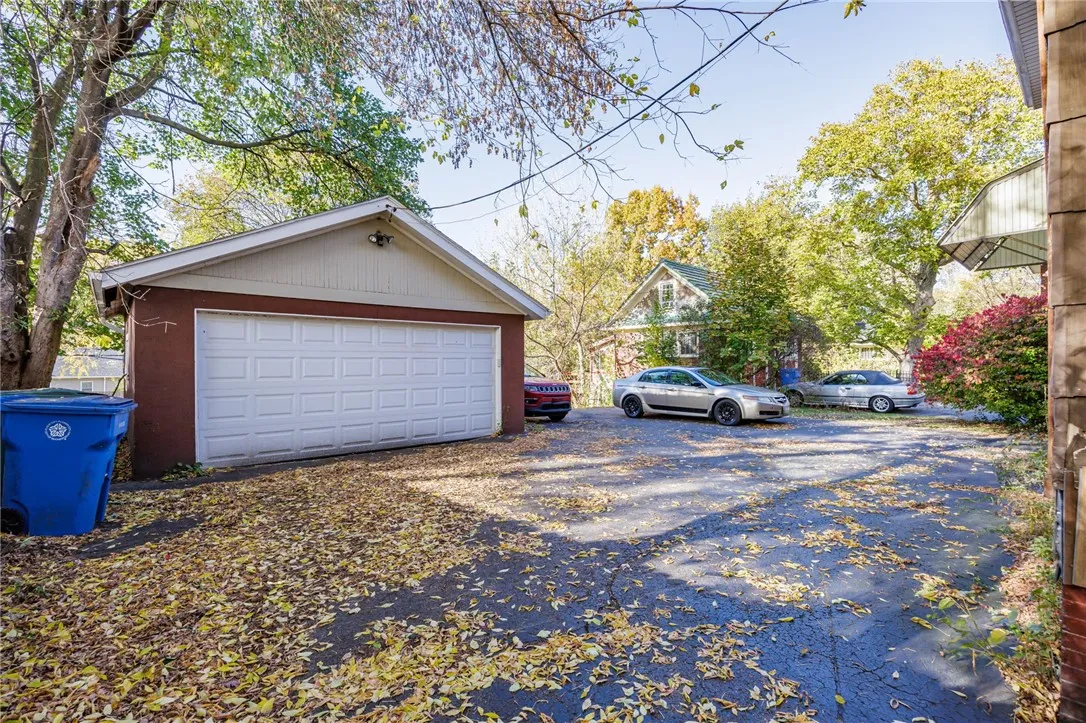 1609 Culver Road 2, Rochester, New York 14609, Rochester, New York 14609, 2 Bedrooms Bedrooms, 4 Rooms Rooms,1 BathroomBathrooms,Residential Lease,For Rent,1609 Culver Road 2, Rochester, New York 14609,0,R1648701