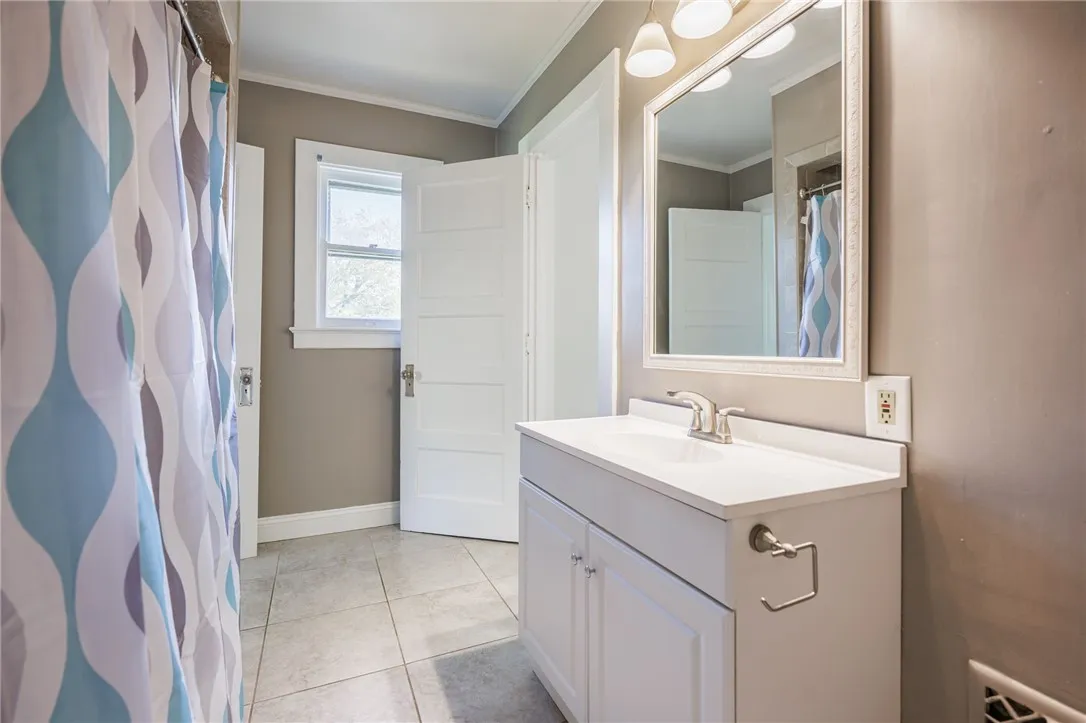 1609 Culver Road 2, Rochester, New York 14609, Rochester, New York 14609, 2 Bedrooms Bedrooms, 4 Rooms Rooms,1 BathroomBathrooms,Residential Lease,For Rent,1609 Culver Road 2, Rochester, New York 14609,0,R1648701