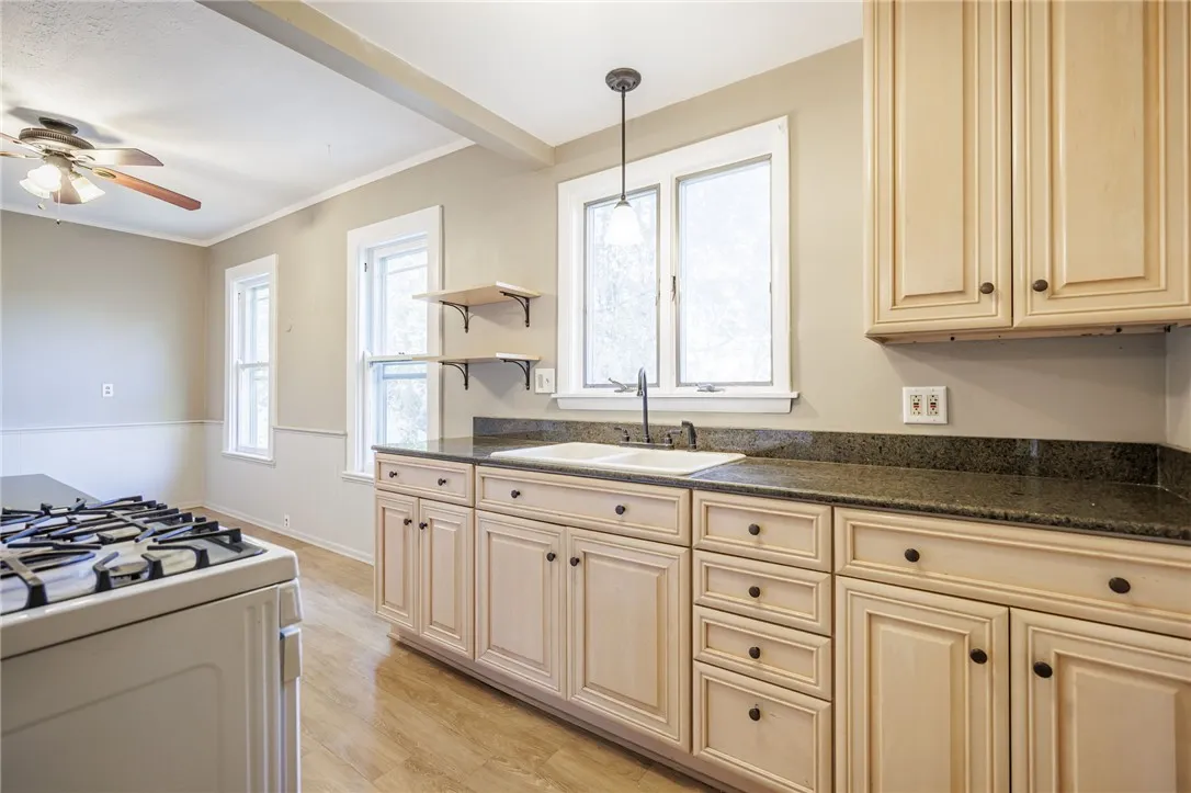 1609 Culver Road 2, Rochester, New York 14609, Rochester, New York 14609, 2 Bedrooms Bedrooms, 4 Rooms Rooms,1 BathroomBathrooms,Residential Lease,For Rent,1609 Culver Road 2, Rochester, New York 14609,0,R1648701