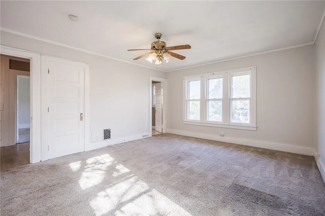 1609 Culver Road 2, Rochester, New York 14609, Rochester, New York 14609, 2 Bedrooms Bedrooms, 4 Rooms Rooms,1 BathroomBathrooms,Residential Lease,For Rent,1609 Culver Road 2, Rochester, New York 14609,0,R1648701