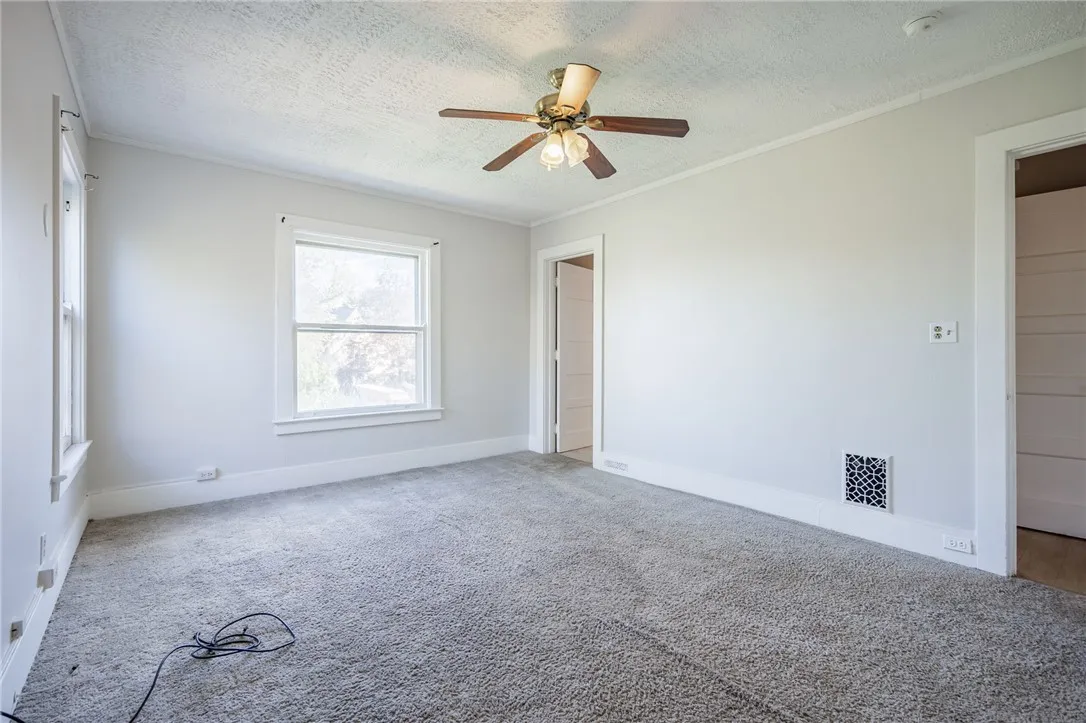 1609 Culver Road 2, Rochester, New York 14609, Rochester, New York 14609, 2 Bedrooms Bedrooms, 4 Rooms Rooms,1 BathroomBathrooms,Residential Lease,For Rent,1609 Culver Road 2, Rochester, New York 14609,0,R1648701