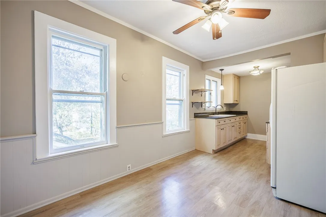 1609 Culver Road 2, Rochester, New York 14609, Rochester, New York 14609, 2 Bedrooms Bedrooms, 4 Rooms Rooms,1 BathroomBathrooms,Residential Lease,For Rent,1609 Culver Road 2, Rochester, New York 14609,0,R1648701