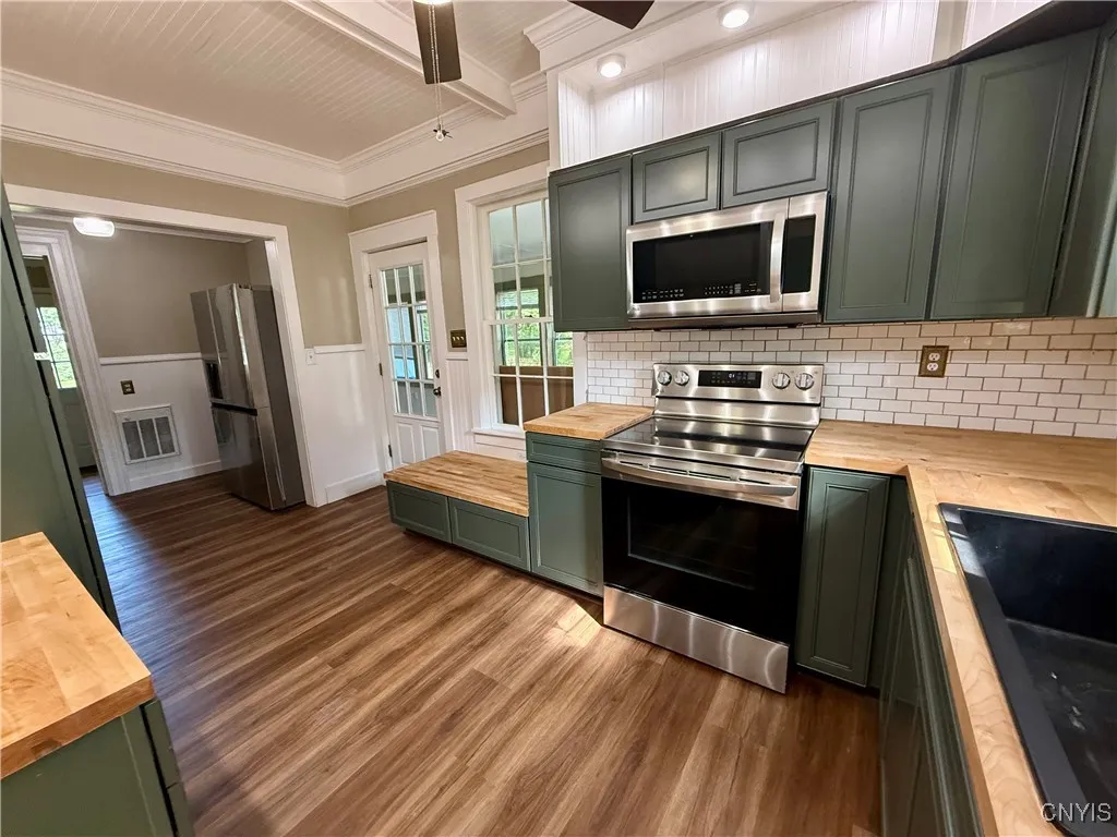 140 Maple Street, Le Ray, New York 13612, Le Ray, New York 13612, 3 Bedrooms Bedrooms, 8 Rooms Rooms,2 BathroomsBathrooms,Residential,For Sale,140 Maple Street, Le Ray, New York 13612,0,S1648706