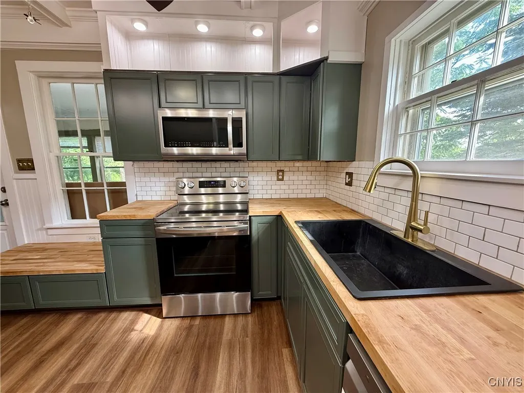 140 Maple Street, Le Ray, New York 13612, Le Ray, New York 13612, 3 Bedrooms Bedrooms, 8 Rooms Rooms,2 BathroomsBathrooms,Residential,For Sale,140 Maple Street, Le Ray, New York 13612,0,S1648706