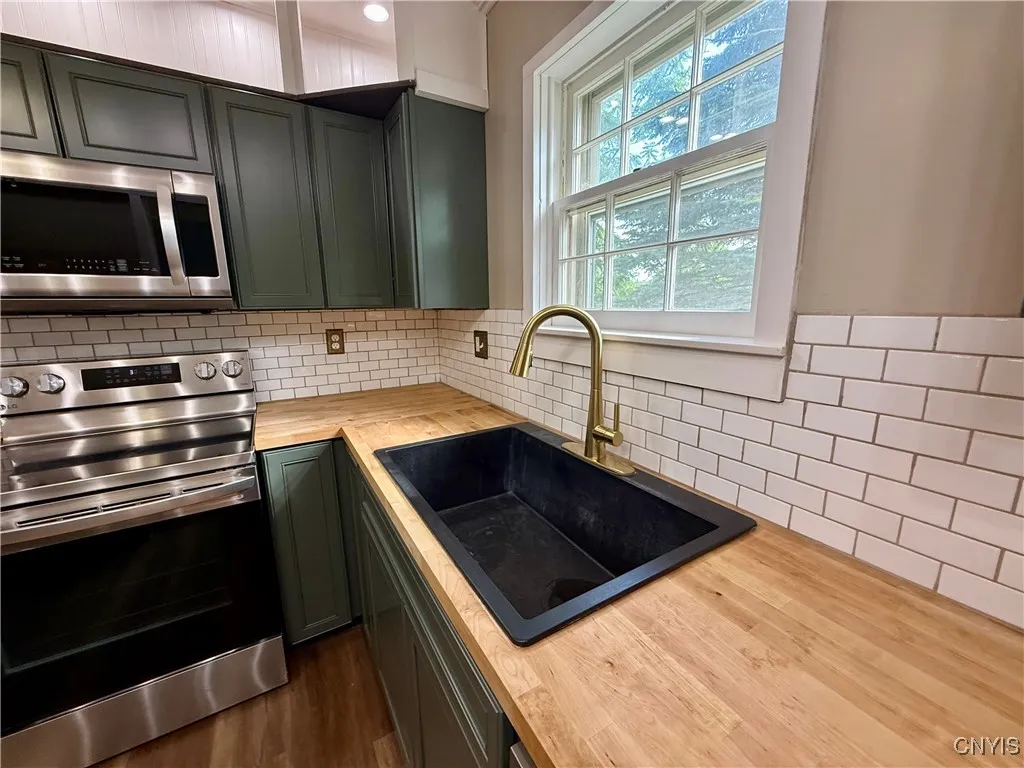 140 Maple Street, Le Ray, New York 13612, Le Ray, New York 13612, 3 Bedrooms Bedrooms, 8 Rooms Rooms,2 BathroomsBathrooms,Residential,For Sale,140 Maple Street, Le Ray, New York 13612,0,S1648706