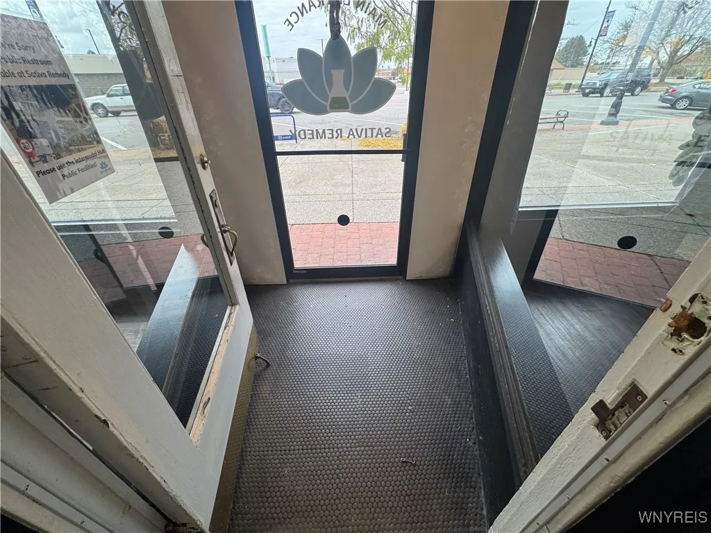 17 Main Street, Tonawanda, New York 14150, Tonawanda, New York 14150, ,Commercial Lease,For Rent,17 Main Street, Tonawanda, New York 14150,0,B1648715