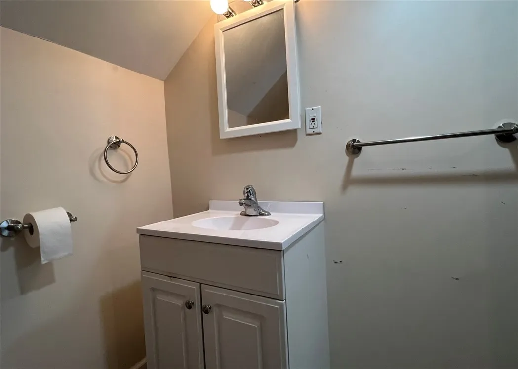 404 Perry Street, Horseheads, New York 14845, Horseheads, New York 14845, 2 Bedrooms Bedrooms, 5 Rooms Rooms,1 BathroomBathrooms,Residential Lease,For Rent,404 Perry Street, Horseheads, New York 14845,0,R1648721