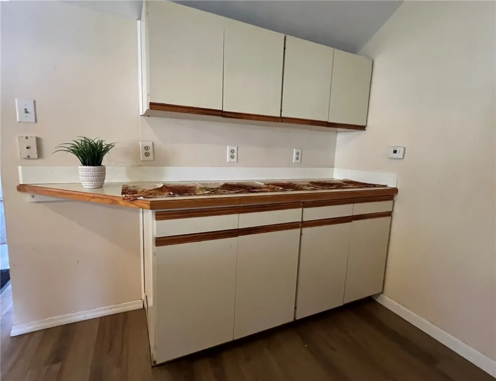 404 Perry Street, Horseheads, New York 14845, Horseheads, New York 14845, 2 Bedrooms Bedrooms, 5 Rooms Rooms,1 BathroomBathrooms,Residential Lease,For Rent,404 Perry Street, Horseheads, New York 14845,0,R1648721