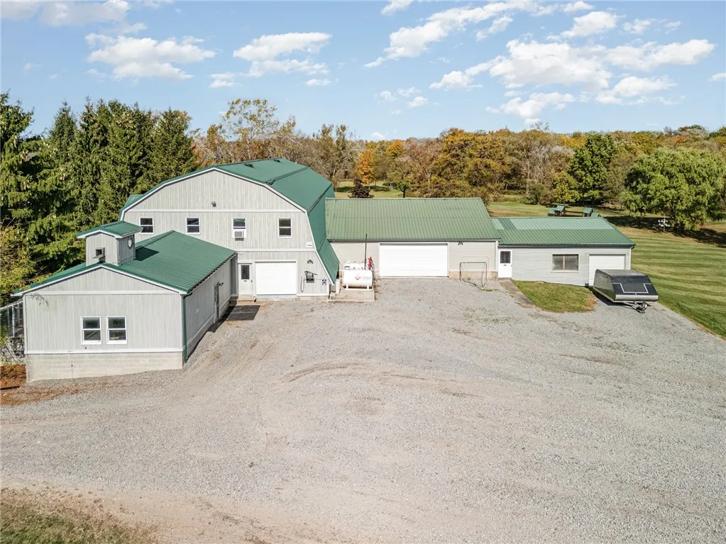438 Quaker Meeting House Road, Mendon, New York 14, Mendon, New York 14472, 4 Bedrooms Bedrooms, 9 Rooms Rooms,3 BathroomsBathrooms,Residential,For Sale,438 Quaker Meeting House Road, Mendon, New York 14,0,R1647474