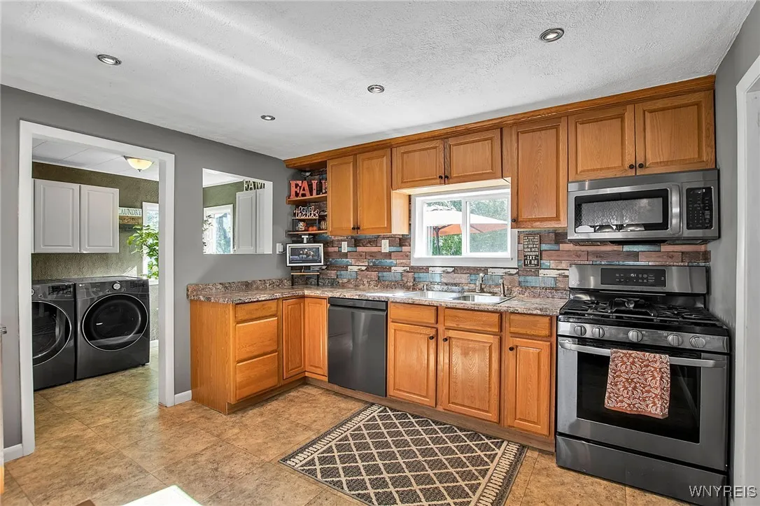 Kitchen to 1st Floor Laundry