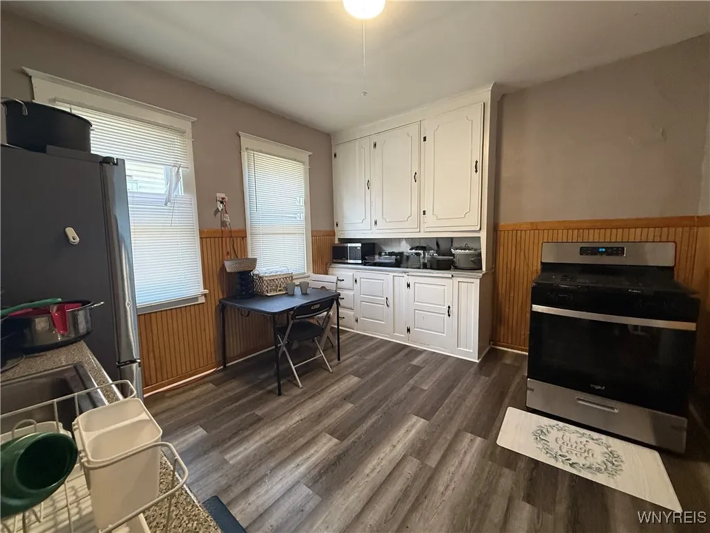 276 Choate Avenue, Buffalo, New York 14220, Buffalo, New York 14220, 6 Bedrooms Bedrooms, ,2 BathroomsBathrooms,Residential,For Sale,276 Choate Avenue, Buffalo, New York 14220,0,B1648538