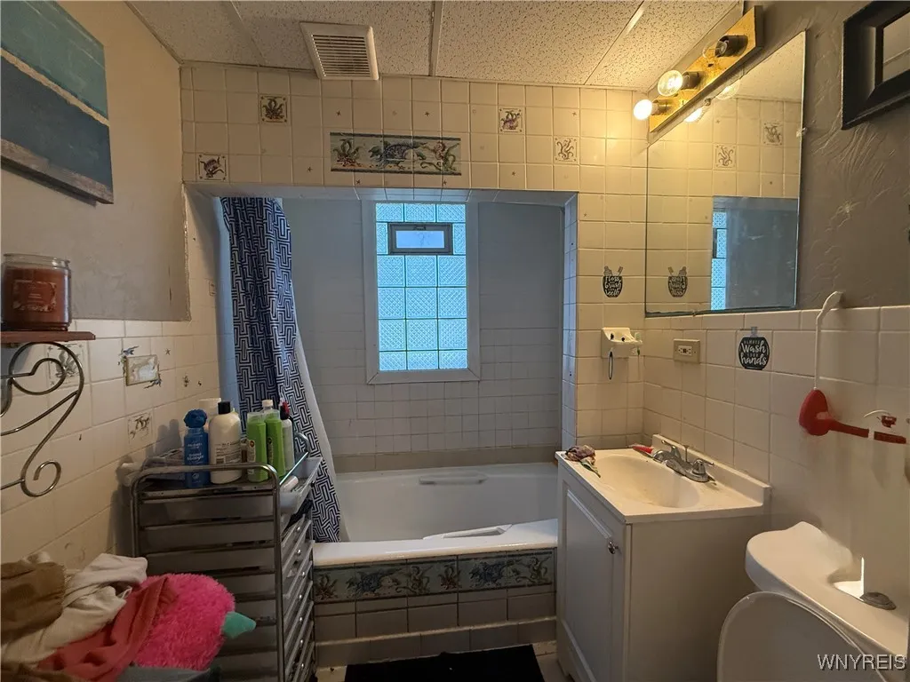 276 Choate Avenue, Buffalo, New York 14220, Buffalo, New York 14220, 6 Bedrooms Bedrooms, ,2 BathroomsBathrooms,Residential,For Sale,276 Choate Avenue, Buffalo, New York 14220,0,B1648538