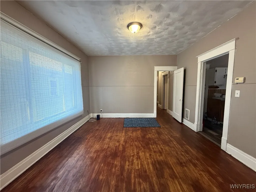 276 Choate Avenue, Buffalo, New York 14220, Buffalo, New York 14220, 6 Bedrooms Bedrooms, ,2 BathroomsBathrooms,Residential,For Sale,276 Choate Avenue, Buffalo, New York 14220,0,B1648538