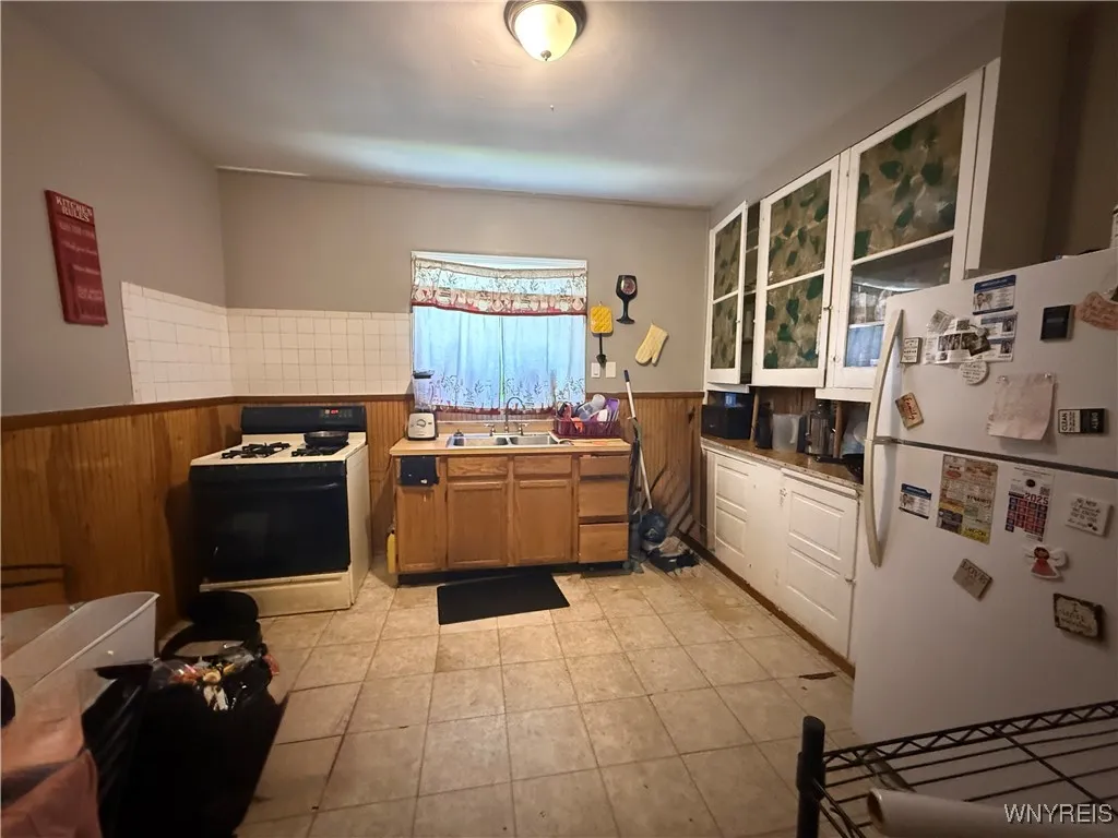 276 Choate Avenue, Buffalo, New York 14220, Buffalo, New York 14220, 6 Bedrooms Bedrooms, ,2 BathroomsBathrooms,Residential,For Sale,276 Choate Avenue, Buffalo, New York 14220,0,B1648538