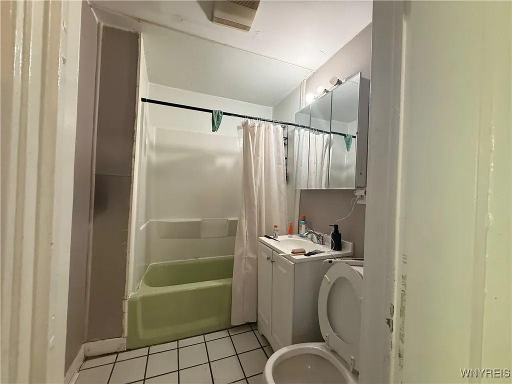 276 Choate Avenue, Buffalo, New York 14220, Buffalo, New York 14220, 6 Bedrooms Bedrooms, ,2 BathroomsBathrooms,Residential,For Sale,276 Choate Avenue, Buffalo, New York 14220,0,B1648538