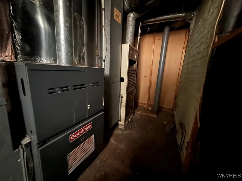 276 Choate Avenue, Buffalo, New York 14220, Buffalo, New York 14220, 6 Bedrooms Bedrooms, ,2 BathroomsBathrooms,Residential,For Sale,276 Choate Avenue, Buffalo, New York 14220,0,B1648538