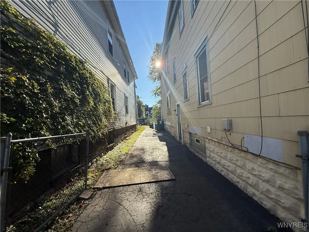 276 Choate Avenue, Buffalo, New York 14220, Buffalo, New York 14220, 6 Bedrooms Bedrooms, ,2 BathroomsBathrooms,Residential,For Sale,276 Choate Avenue, Buffalo, New York 14220,0,B1648538