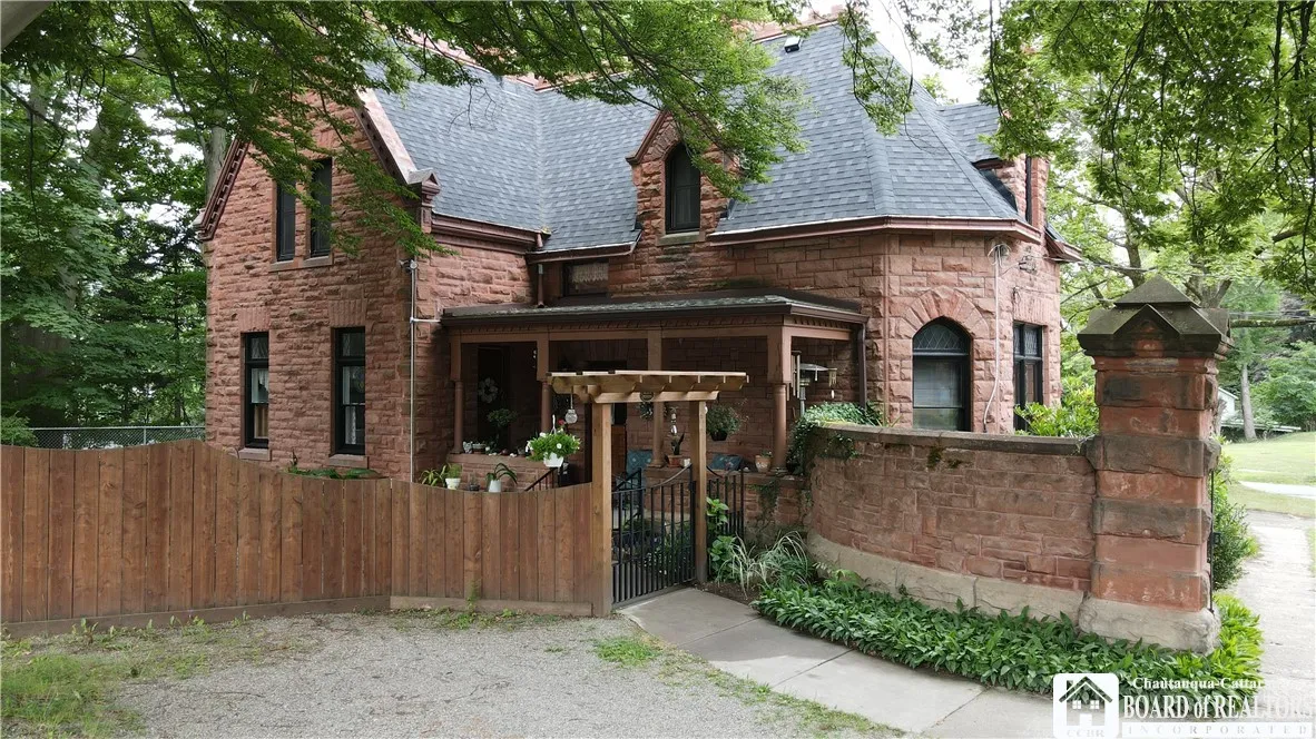 55 Lambert Avenue, Pomfret, New York 14063, Pomfret, New York 14063, 3 Bedrooms Bedrooms, 8 Rooms Rooms,1 BathroomBathrooms,Residential,For Sale,55 Lambert Avenue, Pomfret, New York 14063,0,R1648495