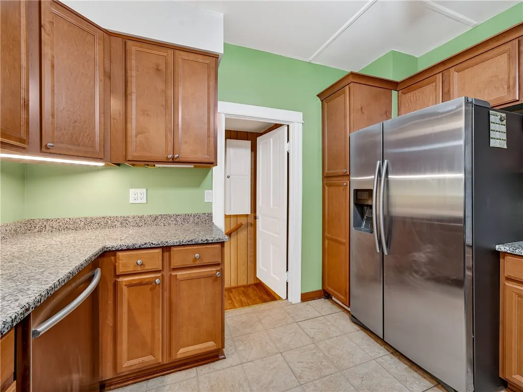 361 Augustine Street, Rochester, New York 14613, Rochester, New York 14613, 4 Bedrooms Bedrooms, 7 Rooms Rooms,2 BathroomsBathrooms,Residential,For Sale,361 Augustine Street, Rochester, New York 14613,0,R1647644