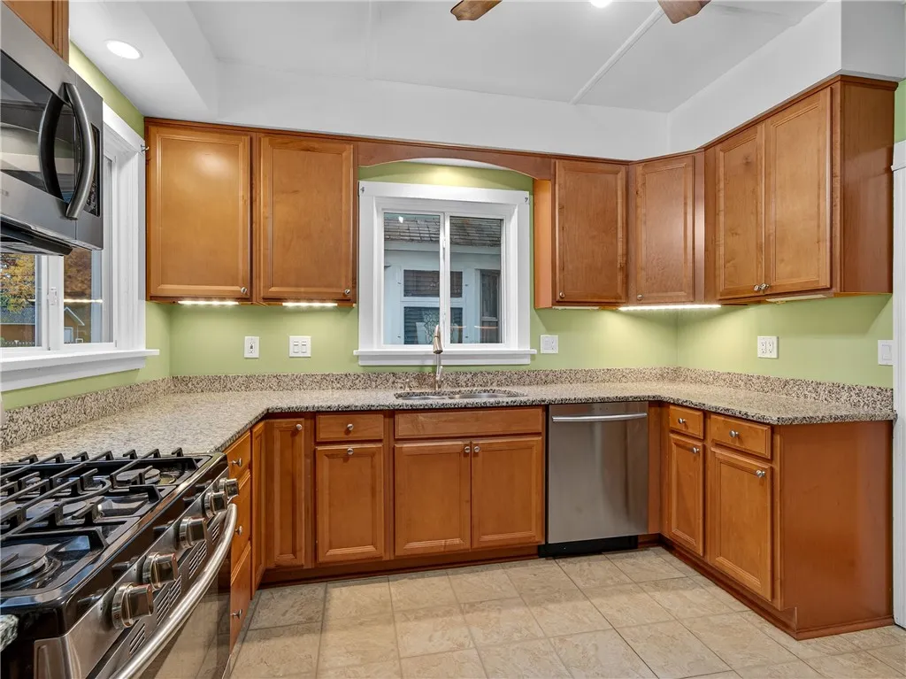 361 Augustine Street, Rochester, New York 14613, Rochester, New York 14613, 4 Bedrooms Bedrooms, 7 Rooms Rooms,2 BathroomsBathrooms,Residential,For Sale,361 Augustine Street, Rochester, New York 14613,0,R1647644