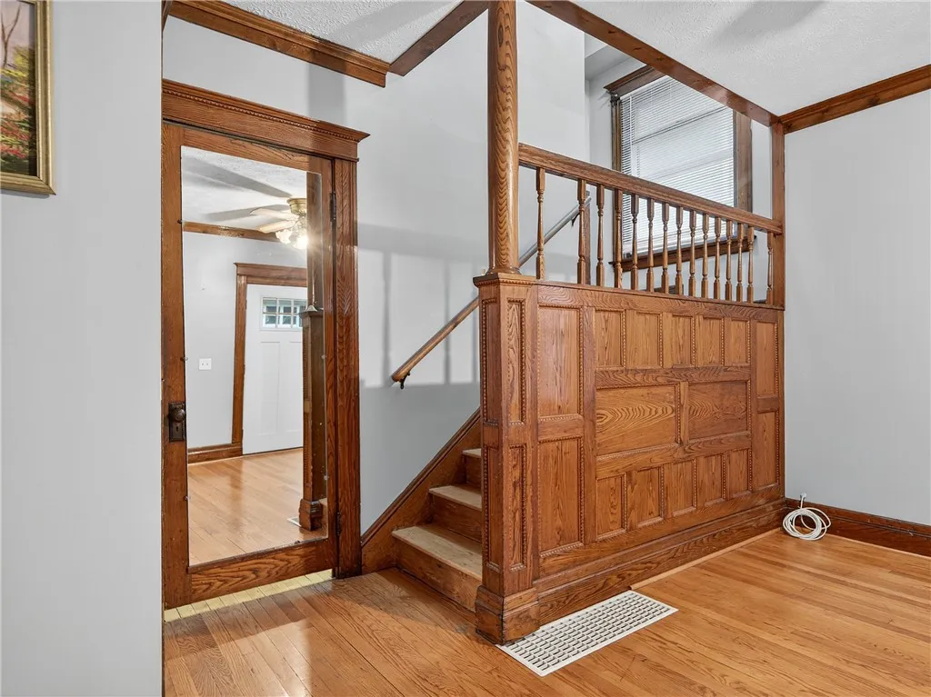 361 Augustine Street, Rochester, New York 14613, Rochester, New York 14613, 4 Bedrooms Bedrooms, 7 Rooms Rooms,2 BathroomsBathrooms,Residential,For Sale,361 Augustine Street, Rochester, New York 14613,0,R1647644