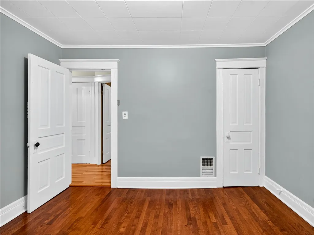 361 Augustine Street, Rochester, New York 14613, Rochester, New York 14613, 4 Bedrooms Bedrooms, 7 Rooms Rooms,2 BathroomsBathrooms,Residential,For Sale,361 Augustine Street, Rochester, New York 14613,0,R1647644