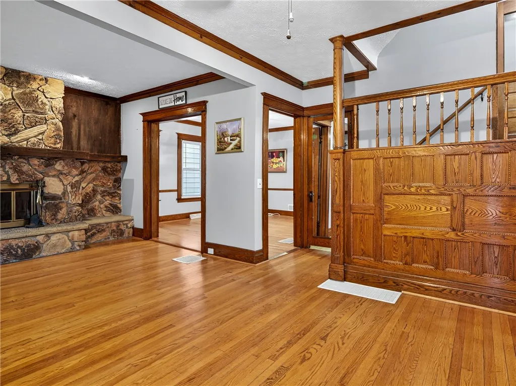 361 Augustine Street, Rochester, New York 14613, Rochester, New York 14613, 4 Bedrooms Bedrooms, 7 Rooms Rooms,2 BathroomsBathrooms,Residential,For Sale,361 Augustine Street, Rochester, New York 14613,0,R1647644