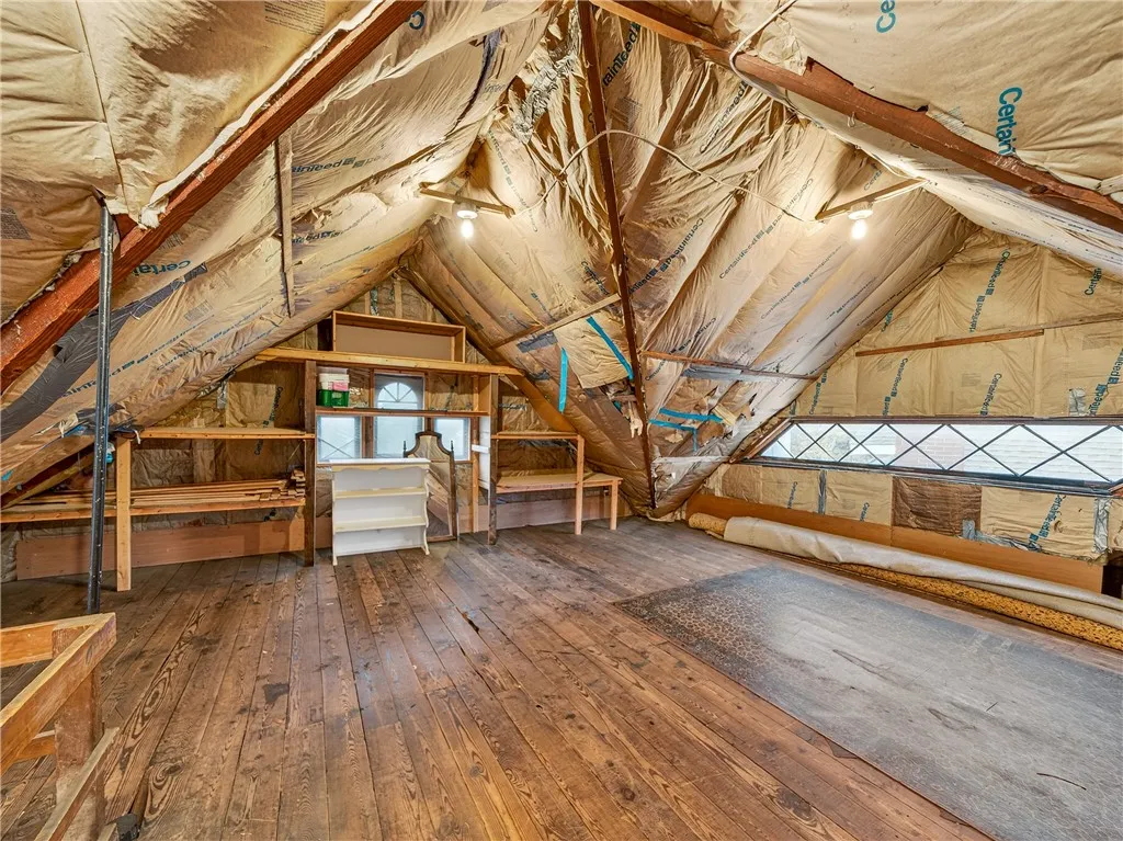 361 Augustine Street, Rochester, New York 14613, Rochester, New York 14613, 4 Bedrooms Bedrooms, 7 Rooms Rooms,2 BathroomsBathrooms,Residential,For Sale,361 Augustine Street, Rochester, New York 14613,0,R1647644