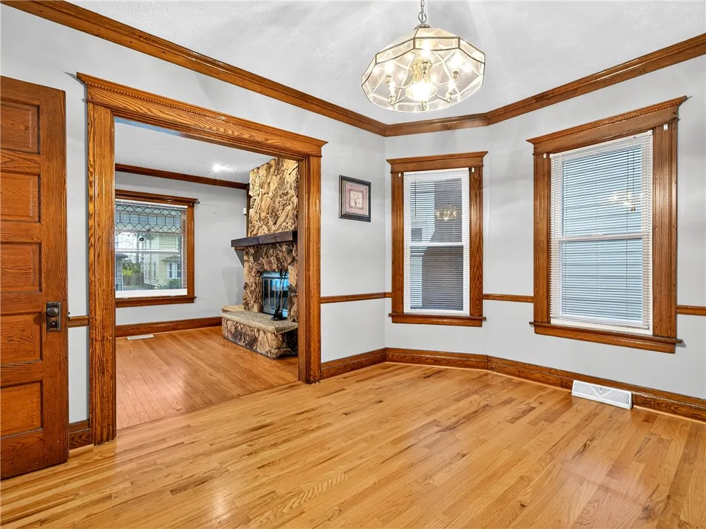 361 Augustine Street, Rochester, New York 14613, Rochester, New York 14613, 4 Bedrooms Bedrooms, 7 Rooms Rooms,2 BathroomsBathrooms,Residential,For Sale,361 Augustine Street, Rochester, New York 14613,0,R1647644