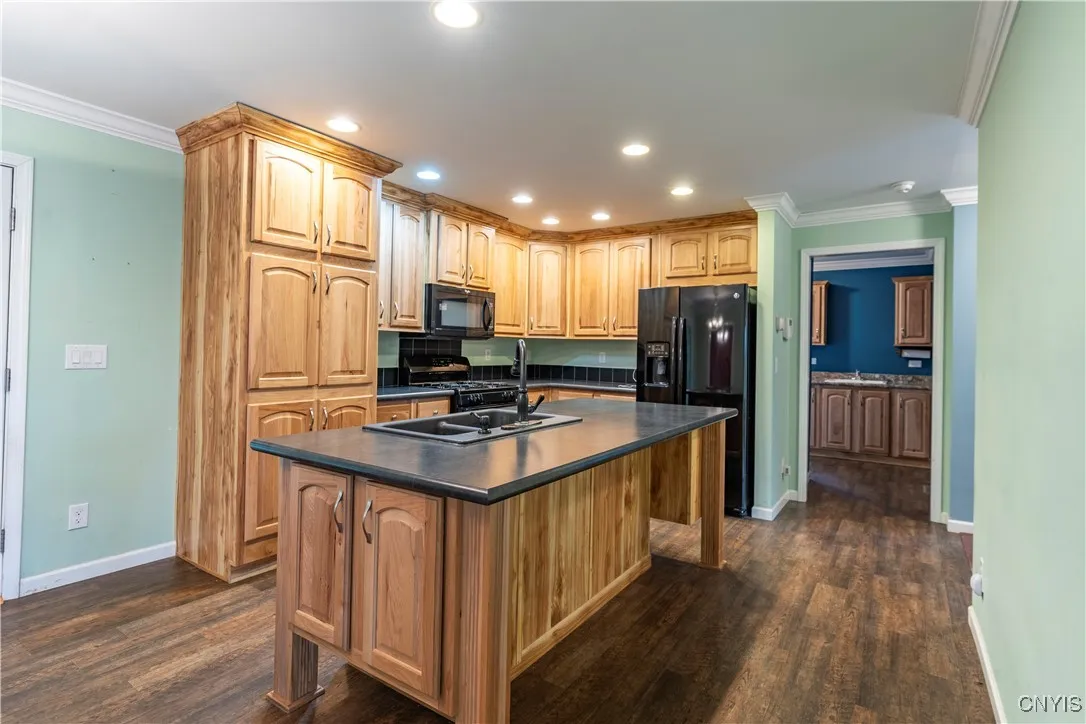 SIT DOWN FOR BRAKFAST LUNCH OR EVEN A QUICK DINNER!