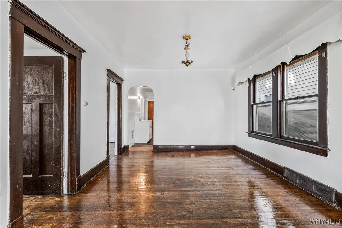 1314 East Ferry Street N, Buffalo, New York 14211, Buffalo, New York 14211, 6 Bedrooms Bedrooms, ,2 BathroomsBathrooms,Residential,For Sale,1314 East Ferry Street N, Buffalo, New York 14211,0,B1648732