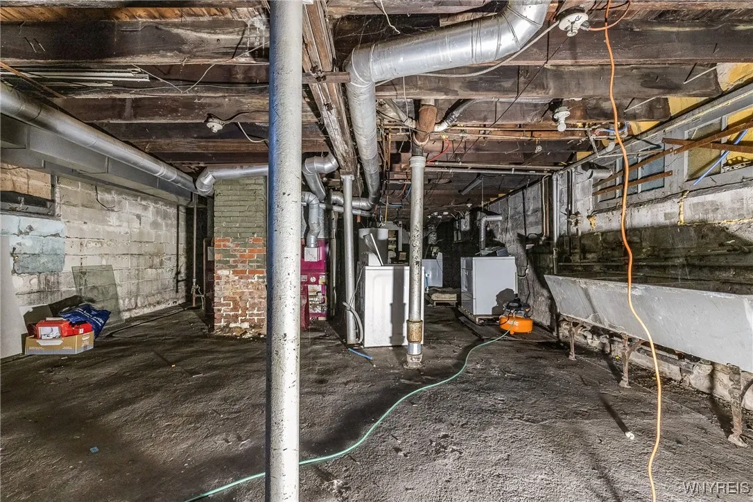 1314 East Ferry Street N, Buffalo, New York 14211, Buffalo, New York 14211, 6 Bedrooms Bedrooms, ,2 BathroomsBathrooms,Residential,For Sale,1314 East Ferry Street N, Buffalo, New York 14211,0,B1648732
