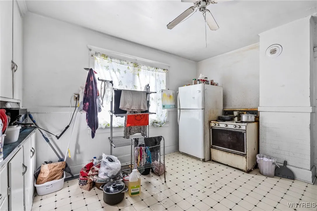 1314 East Ferry Street N, Buffalo, New York 14211, Buffalo, New York 14211, 6 Bedrooms Bedrooms, ,2 BathroomsBathrooms,Residential,For Sale,1314 East Ferry Street N, Buffalo, New York 14211,0,B1648732