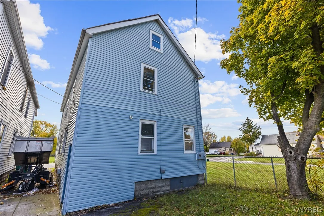 1314 East Ferry Street N, Buffalo, New York 14211, Buffalo, New York 14211, 6 Bedrooms Bedrooms, ,2 BathroomsBathrooms,Residential,For Sale,1314 East Ferry Street N, Buffalo, New York 14211,0,B1648732