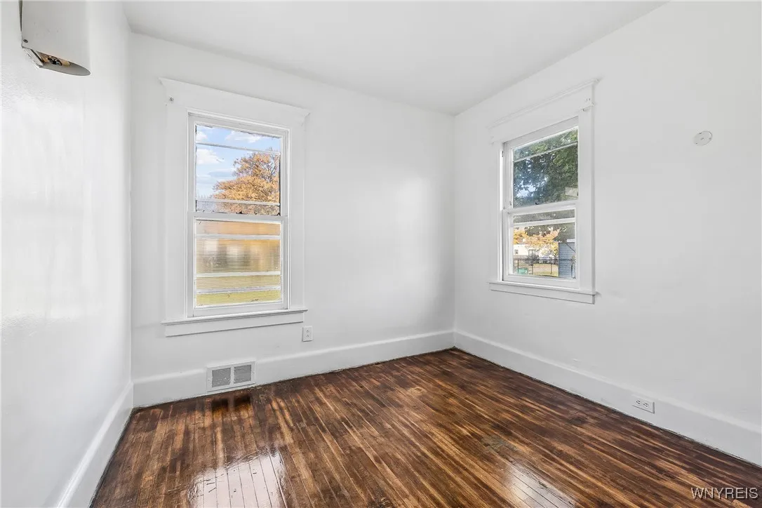 1314 East Ferry Street N, Buffalo, New York 14211, Buffalo, New York 14211, 6 Bedrooms Bedrooms, ,2 BathroomsBathrooms,Residential,For Sale,1314 East Ferry Street N, Buffalo, New York 14211,0,B1648732