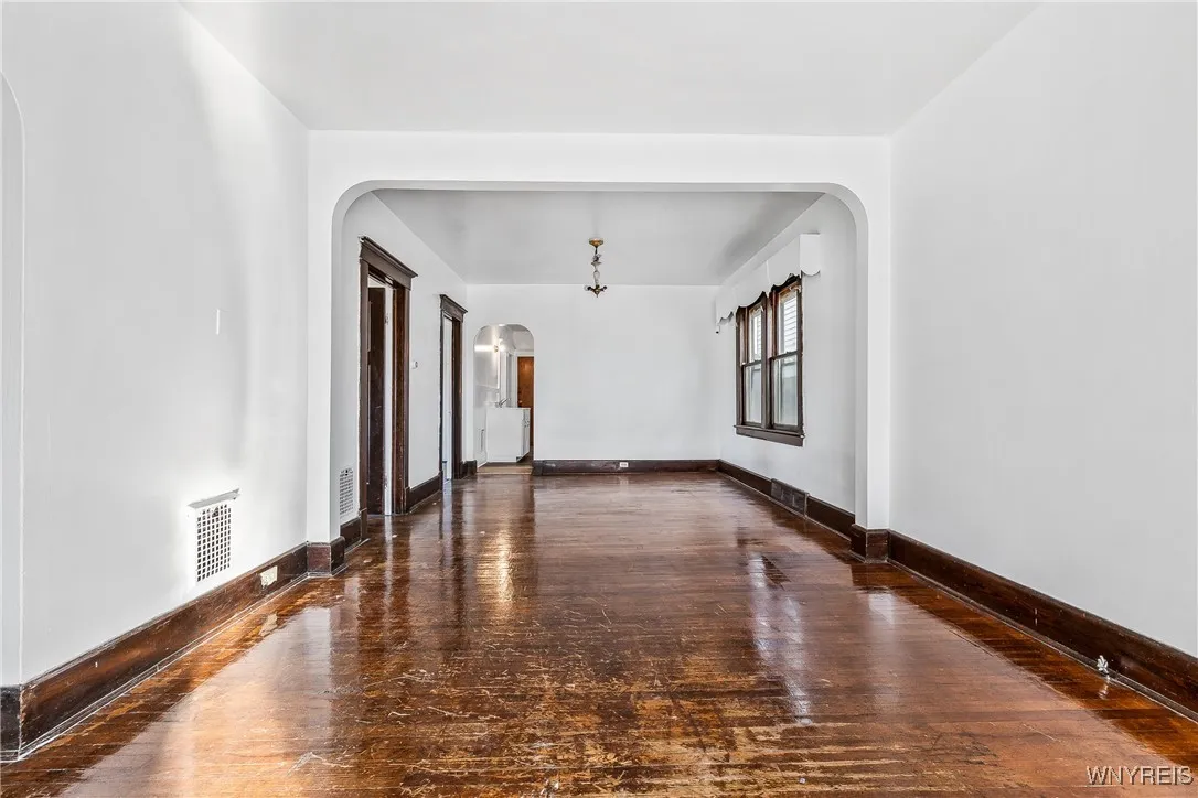 1314 East Ferry Street N, Buffalo, New York 14211, Buffalo, New York 14211, 6 Bedrooms Bedrooms, ,2 BathroomsBathrooms,Residential,For Sale,1314 East Ferry Street N, Buffalo, New York 14211,0,B1648732