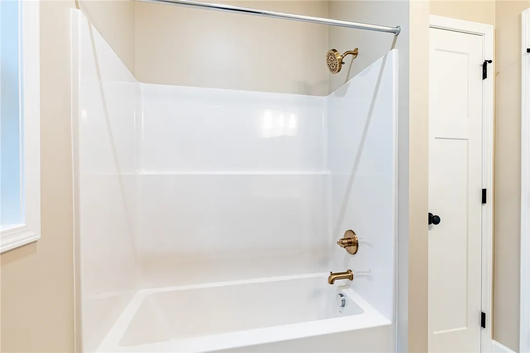 6122 Villa Fina Drive, Ontario, New York 14519, Ontario, New York 14519, 3 Bedrooms Bedrooms, 5 Rooms Rooms,2 BathroomsBathrooms,Residential,For Sale,6122 Villa Fina Drive, Ontario, New York 14519,0,R1648749