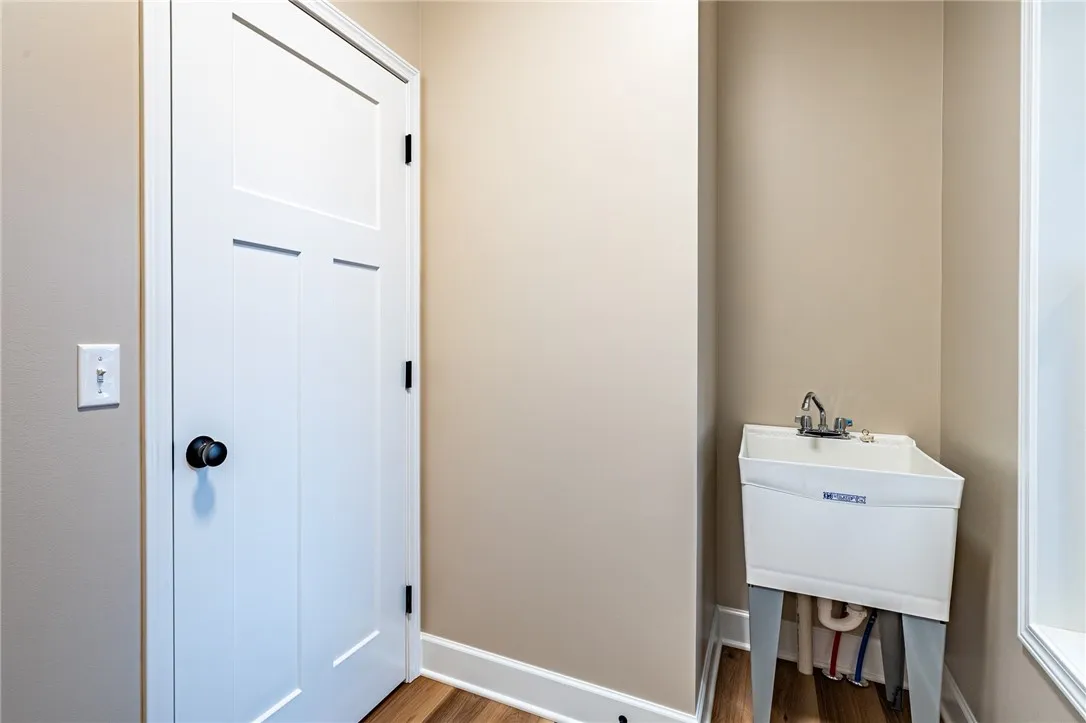 6122 Villa Fina Drive, Ontario, New York 14519, Ontario, New York 14519, 3 Bedrooms Bedrooms, 5 Rooms Rooms,2 BathroomsBathrooms,Residential,For Sale,6122 Villa Fina Drive, Ontario, New York 14519,0,R1648749