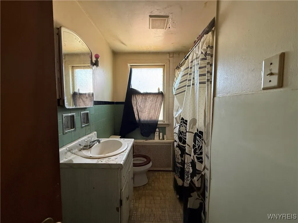 145 Shirley Avenue, Buffalo, New York 14215, Buffalo, New York 14215, 3 Bedrooms Bedrooms, ,2 BathroomsBathrooms,Residential,For Sale,145 Shirley Avenue, Buffalo, New York 14215,0,B1648385